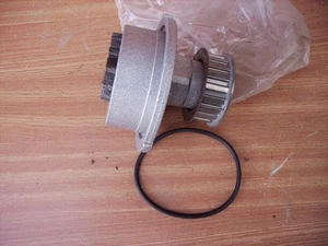 Wasserpumpe für Opel Vauxhall Corsa A Nova Kadett D E Ascona Manta B 13S C13N - Bild 1 von 3