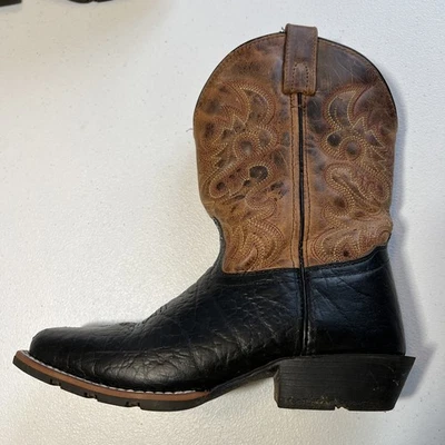 Botas ocidentais Dan Post infantil tamanho 4D Little River preto marrom couro dois tons - Imagem 1 de 4