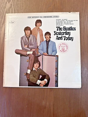 THE BEATLES - Yesterday and Today - ST 2553 - Image 1 of 4