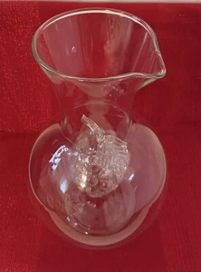 Racimo de uva 3D soplado a mano vintage 10,5” jarra/aireador de vino usado en excelente estado - Imagen 1 de 13