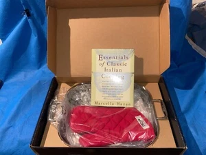All Clad Lasagna Pan with Red Oven Mitts and Cookbook - Picture 1 of 8