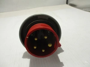 HUBBELL 516P6W PIN + SLEEVE PLUG 16A 220/380V - Picture 1 of 3