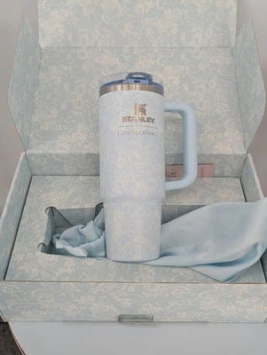 novo copo de palha Stanley LoveShackFancy Holiday Quencher ProTour flip 30 oz 2025 - Imagem 1 de 4