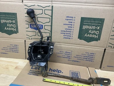 CHEVY 93 K2500  TRANSFER CASE SHIFTER & LINKAGE SHIFT ARM gmt400 Obs K1500 K2500 - Image 1 of 4