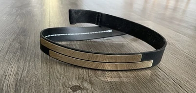 Cinto feminino H&M preto e dourado tamanho pequeno couro sintético - Imagem 1 de 3