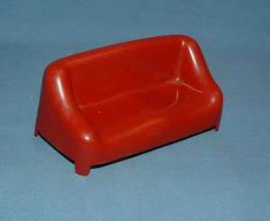 VINTAGE WEEBLES DARK RED COUCH - HASBRO - 1973 - USED - Picture 1 of 3