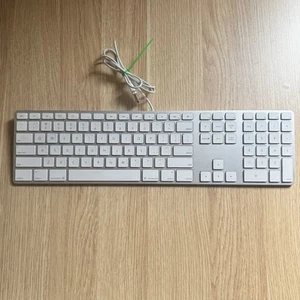 Apple A1243 Wired Keyboard Extended Numeric USB iMac Silver White Mac - Picture 1 of 7