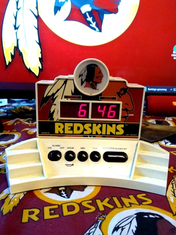 Washington Redskins AC/DC Score Board Digital Alarm Clock - 8" X 5 1/2" Cover