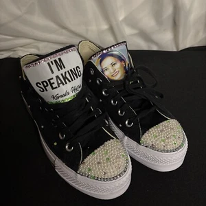 Zapatillas Converse All Stars Embellecidas Kamala Harris Parte Superior Baja Negras Estoy Hablando - Imagen 1 de 7