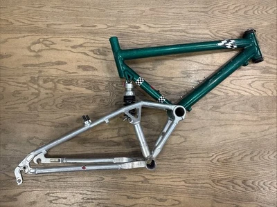 Schwinn Homegrown Bass Boat verde suspensão total quadro de mountain bike 19” L 26” - Imagem 1 de 4