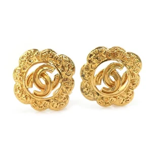 Auth CHANEL Vintage CC Logo Clip on Earrings Gold Metal - e60626a - Picture 1 of 8
