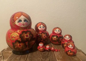 Russian Nesting Dolls Christmas Colors!! 10 Pieces - Picture 1 of 2