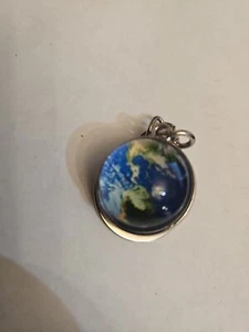 ERDE - Schlüsselanhänger - Bild 1 von 3