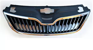 GRIGLIA PARAURTI ANTERIORE CENTRALE CROMATA per SKODA RAPID (2012-2018) - Foto 1 di 2