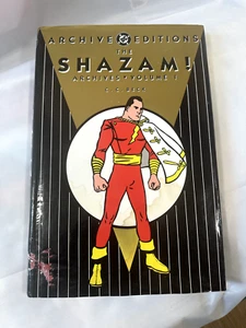 The Shazam ! Archives Volume 1 (Hardcover) - (damaged dust jacket) - Imagen 1 de 4