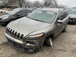 Driver Axle Shaft Rear Axle Fits 15-18 CHEROKEE 802945 - Picture 1 of 13