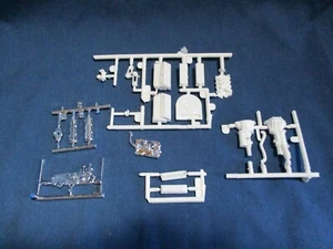 Revell Monogram Model Car Parts Chevy V8 motor 310 c.i. 570 hp 1:25 Spare parts - Picture 1 of 6