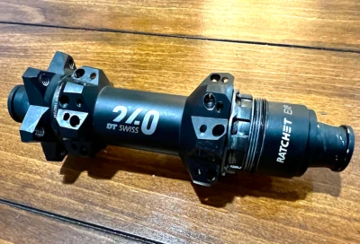 Buje trasero DT Swiss 240 EXP 12 x 148 mm 6 pernos 28H recto XD O SHIMANO Foto 1 de 2