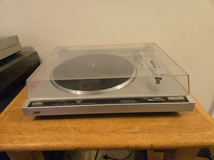 JVC QL-A200 DIRECT DRIVE HI-FI TURNTABLE RECORD PLAYER FOR PARTS OR REPAIR - Picture 1 of 8