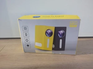 Mini Beamer Projector - Photo 1/4