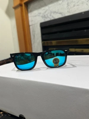 Ray-Ban RB2140 Wayfarer - Negro clásico con lentes azules espejo vibrantes Foto 1 de 4