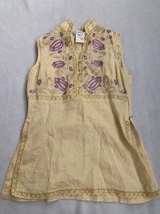 Nara Camicie Made In ITALY Yellow Embroidered Sleeveless Blouse Sz II US Sz 6 - Picture 1 of 12