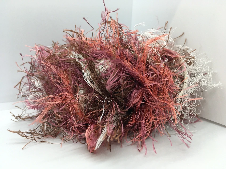 Hilo colorido pestañas Venice extra largas hielo #43762 vino tinto marrón blanco 50 g 32 yd Foto 1 de 4