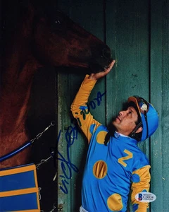 VICTOR ESPINOZA SIGNED 8x10 PHOTO TRIPLE CROWN WITH AMERICAN PHAROAH BECKETT BAS - Picture 1 of 2