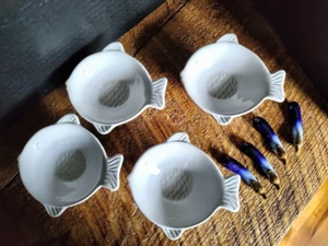 Vintage Japanese 4 Ceramic Sushi Fish Bowl Set with Hand-Painted Chopstick Rests - Picture 1 of 12