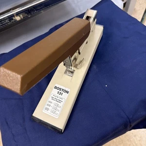  Boston Commercial Stapler 131 Heavy Duty 100 Sheet Capacity Operable - Picture 1 of 5