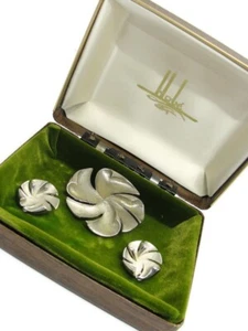 Hobe Tono Plateado A juego Broche Pin an Clip Pendientes Joyería Set De Colección Firmado IOB - Imagen 1 de 17