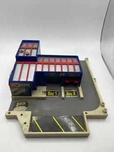 Micro Machines Jeff Gordon Green Flag Series 1999 Performance HQ Mini Garage - Picture 1 of 24