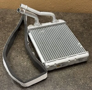 Núcleo calefactor delantero de repuesto TYC 96007 para Chevrolet Silverado 1999-2011 - Imagen 1 de 5