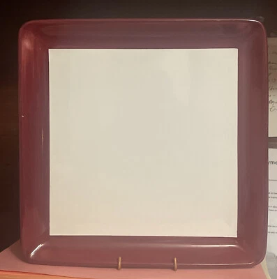 PLATO DE CENA CUADRADO MIMADO CHEF Adiciones Simples Rayas Arándano Borde Rojo Foto 1 de 2