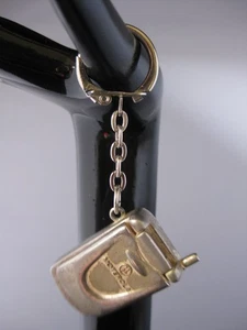 Vintage MOTEROLA Mobile Phone with Electronic Watch Key-ring - Picture 1 of 6