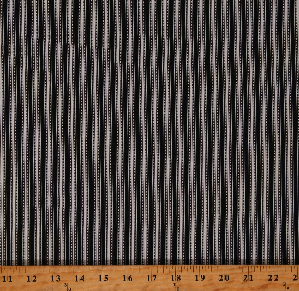 Tela negra a rayas con estampado holandés de flores negras de algodón negro por yarda D148,50 Foto 1 de 1