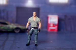 1/43 people figure Jumanji  Johnson diorama for 1:43 car  - Picture 1 of 3