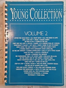 Young Collection Volume 2 Raccolta Spartiti 52 Brani Linea Melodica Testi - Foto 1 di 2