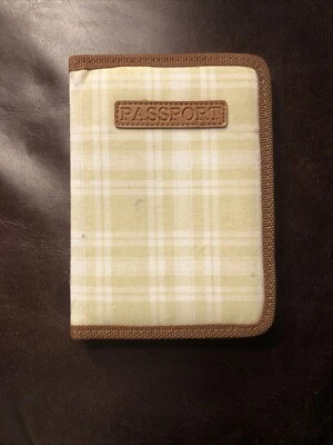 Светло-зеленый держатель для паспорта с двумя прорезями. Никогда ранее не использовался. Безымянные производители. - Изображение 1 из 3