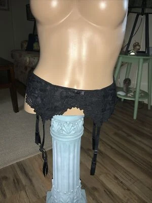 NWT Black Lace FREDERICK'S OF HOLLYWOOD JESSICA Lingerie Garter Belt S/M - Image 1 of 4