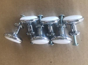 Schranktürgriffe 6 Stück Chrom 1-1/8" mit weißen Emailleplatten - Bild 1 von 3