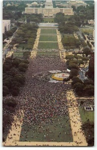 Crowd Gathers for POPE JOHN PAUL II The Mall, Washington DC - Oct 1979 Postcard - Picture 1 of 2