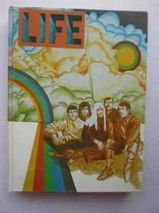 1970 UTAH STATE UNIVERSITY YEARBOOK Logan Utah BUZZER Psychedelic LIFE - Picture 1 of 11