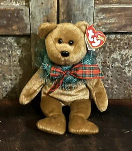 Retired Ty Beanie Baby - HOLLYDAYS the Bear 8.5" Christmas w Wreath Holiday NWT - Picture 1 of 9