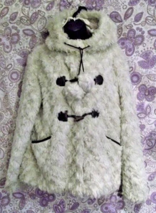 "Ribbon" fluffy winter coat size 14.unusual fastening. sumptuously fluffy & warm - Picture 1 of 7