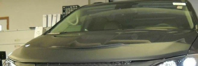 Mini sujetador protector de capó delantero Lebra para Chrysler Pacifica 2017-2020 Foto 1 de 1