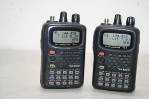 Yaesu VX-5R Ham Radio Tri-Band FM Handheld Transceiver Powers On- Untested PAIR - Zdjęcie 1 z 9