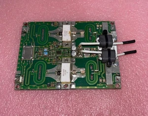 AMPLIFIER 432 Mhz 300 Max con 2 MRF377Gain 18 Db 400-900 Mhz Testato - Zdjęcie 1 z 3