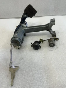 1994 TOYOTA PREVIA IGNITION SWITCH WITH KEY AND 2 LOCK CYLINDERS - Bild 1 von 9