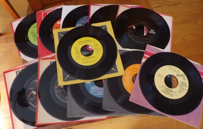 Waylon Jennings Set of 11 Country 45s RCA - Image 1 of 4